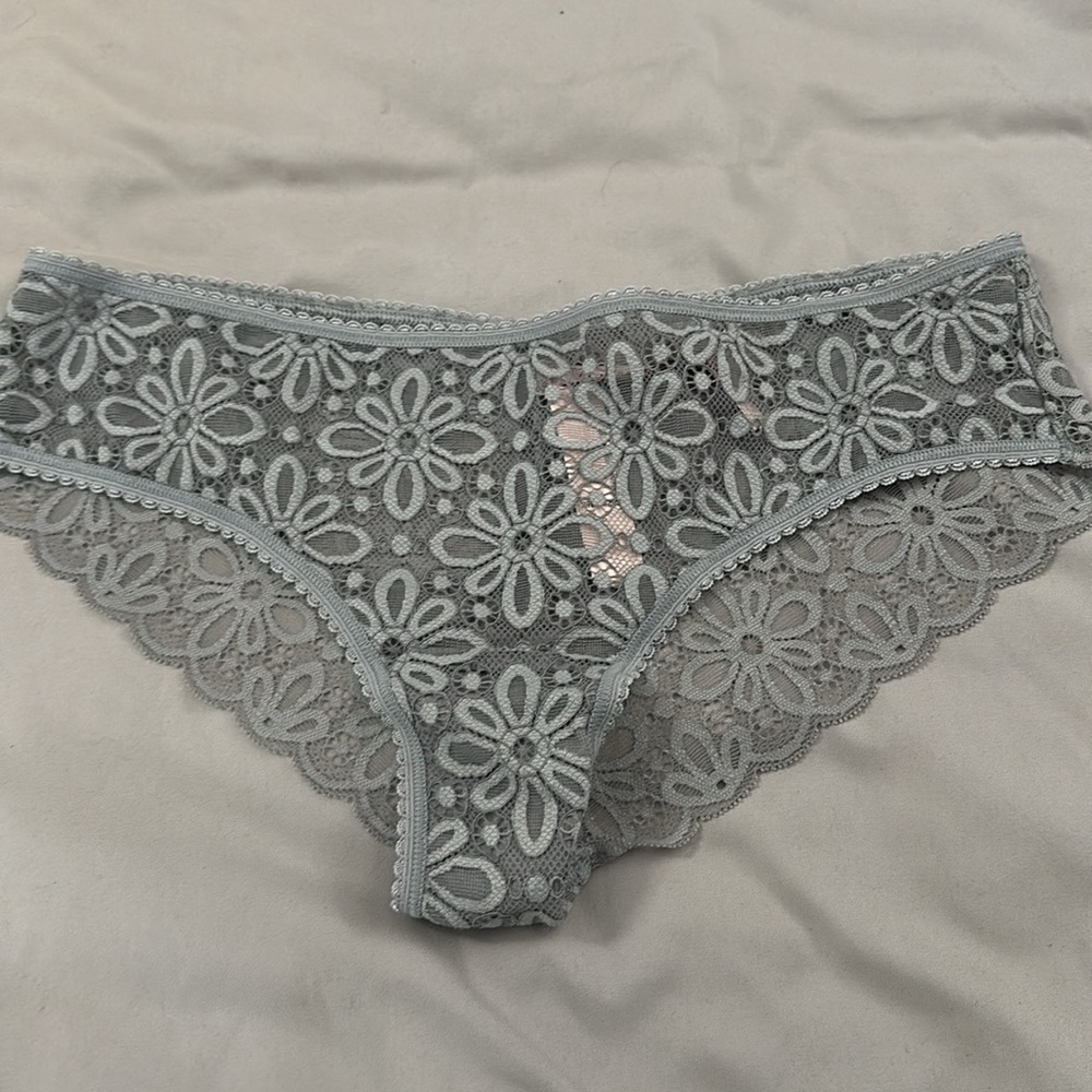 Vs Lace Bundle - image 3